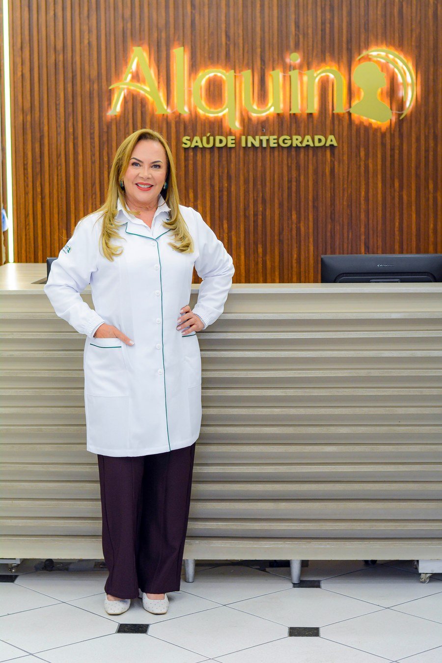Dra. Beatriz na recepção da Alquino Saúde Integrada